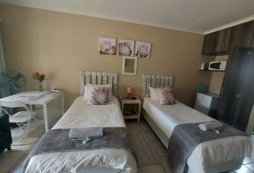 پانسیون Delutz Overnight Accommodation Room 2
