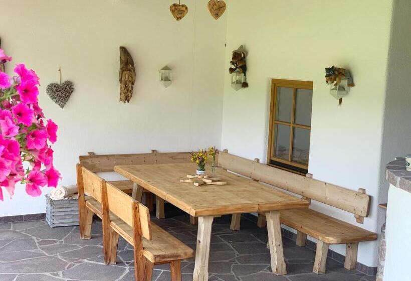 ペンション Gästehaus Zur Schmiede