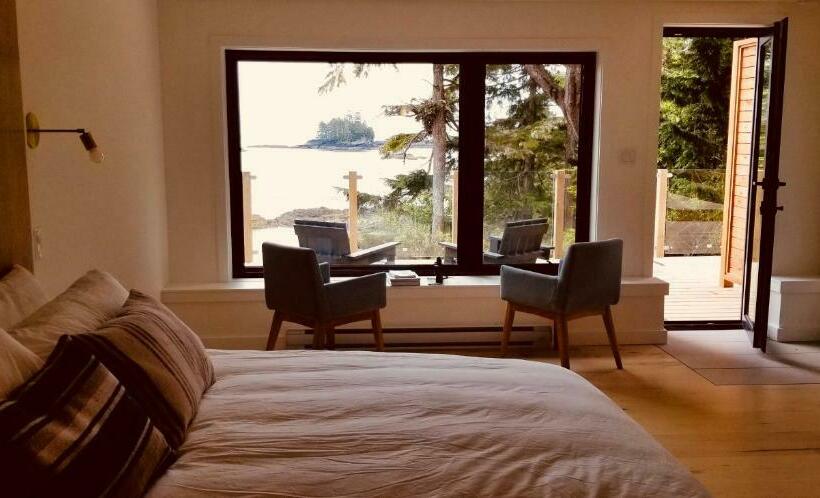 Bed and Breakfast 378 Marine Drive