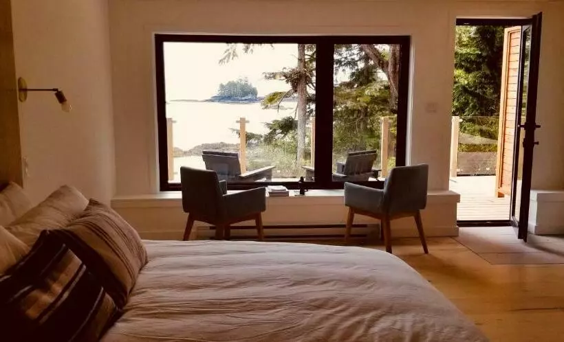 تختخواب و صبحانه 378 Marine Drive