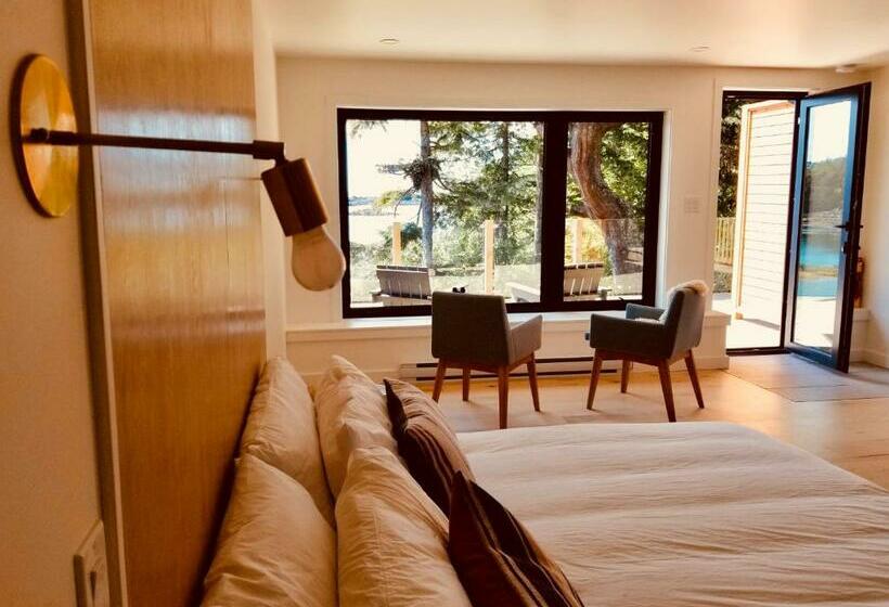 Bed and Breakfast 378 Marine Drive