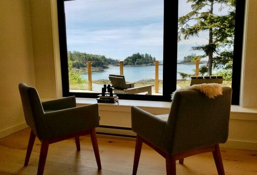 Bed and Breakfast 378 Marine Drive