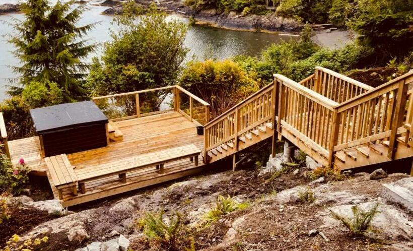 Bed and Breakfast 378 Marine Drive