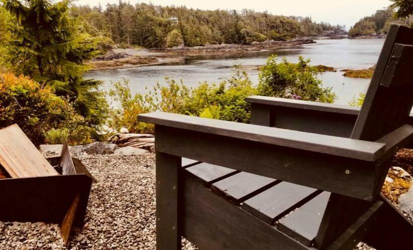 Bed and Breakfast 378 Marine Drive