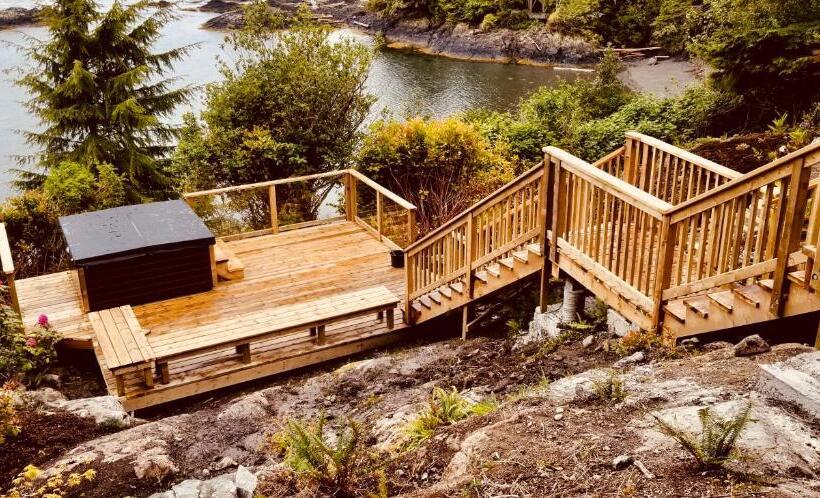 Bed and Breakfast 378 Marine Drive