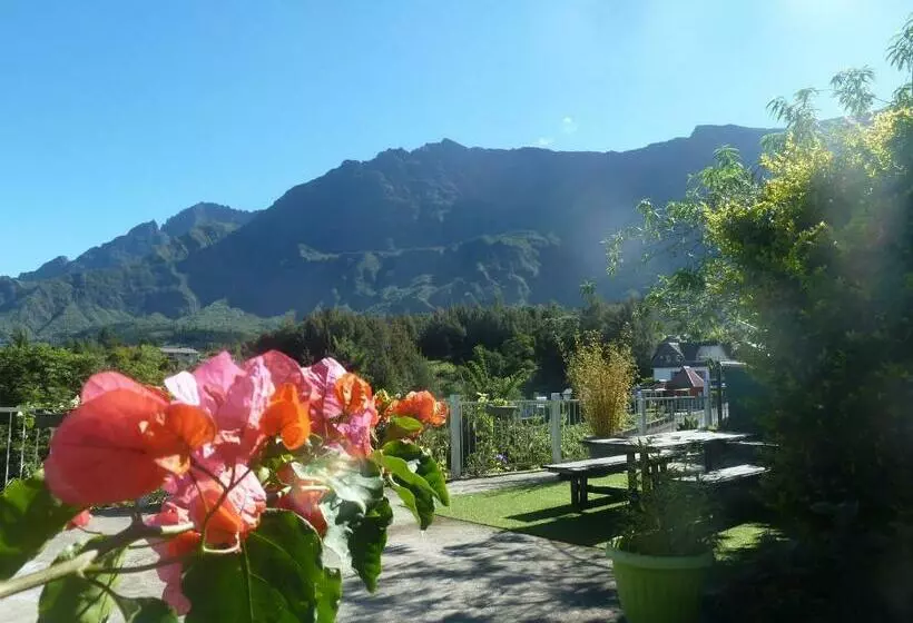 تختخواب و صبحانه Chambres D Hôtes Doris