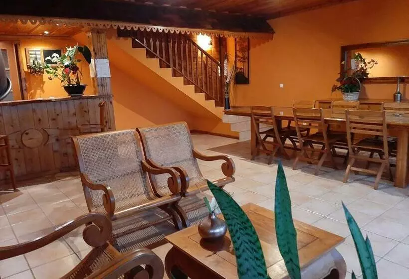 تختخواب و صبحانه Chambres D Hôtes Doris