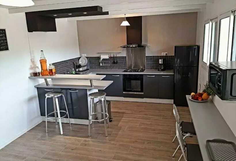 تختخواب و صبحانه Chambres D Hôtes Doris