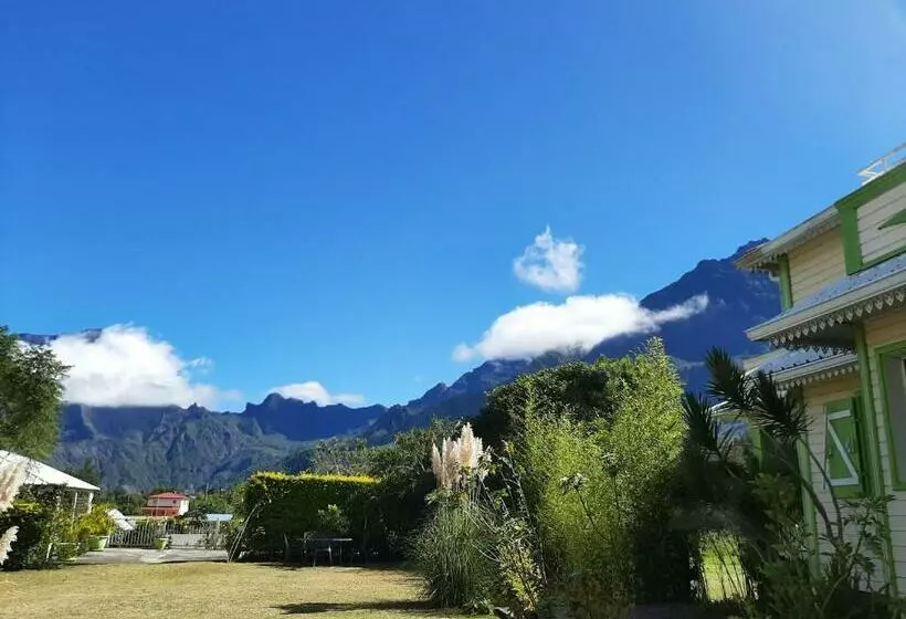 تختخواب و صبحانه Chambres D Hôtes Doris