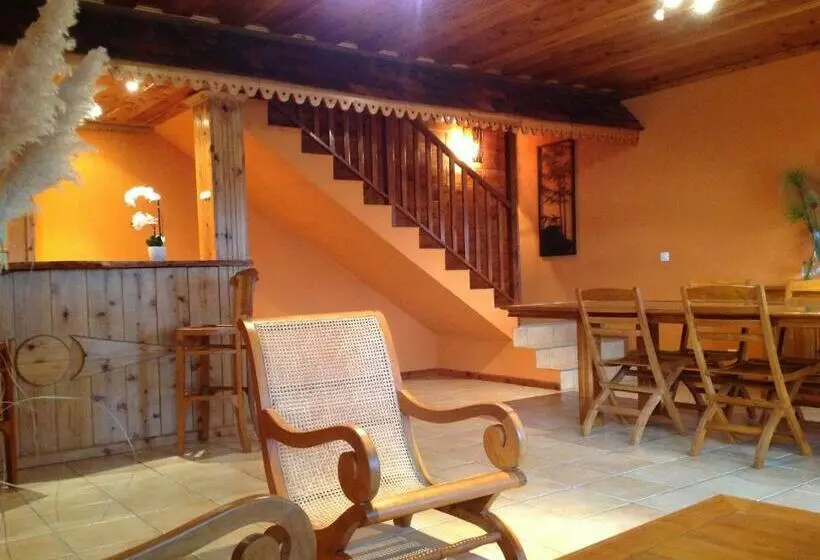 تختخواب و صبحانه Chambres D Hôtes Doris