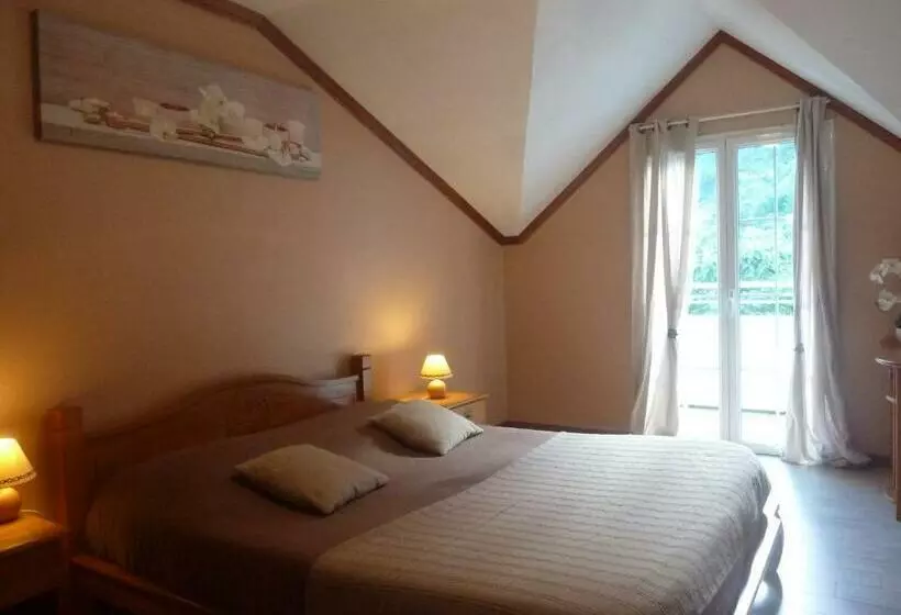 تختخواب و صبحانه Chambres D Hôtes Doris