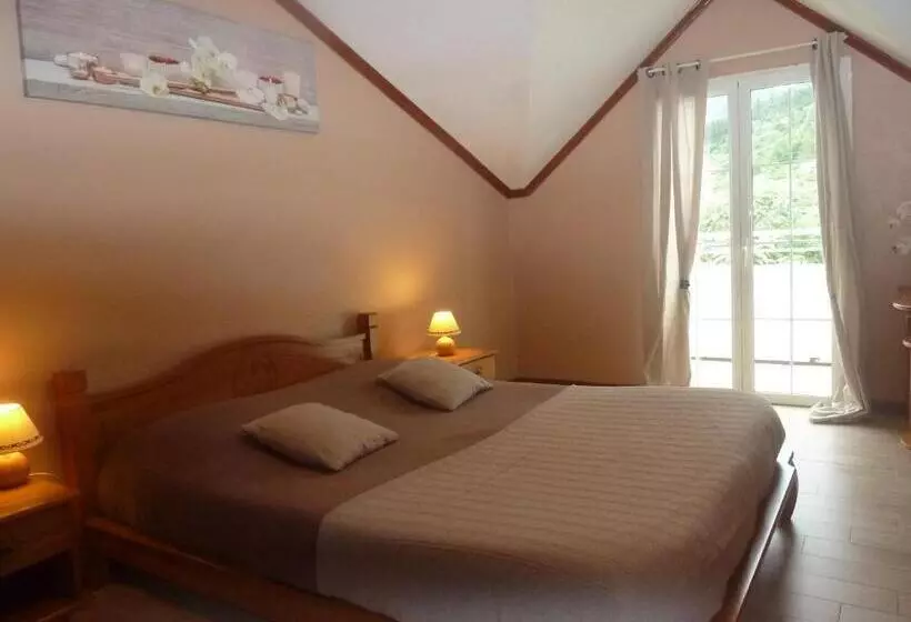 تختخواب و صبحانه Chambres D Hôtes Doris