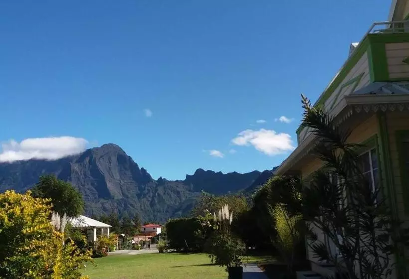 تختخواب و صبحانه Chambres D Hôtes Doris