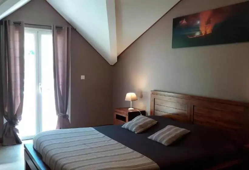 تختخواب و صبحانه Chambres D Hôtes Doris