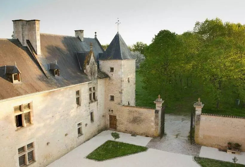 Aamiaismajoitus (B&B) Château De Bois Charmant