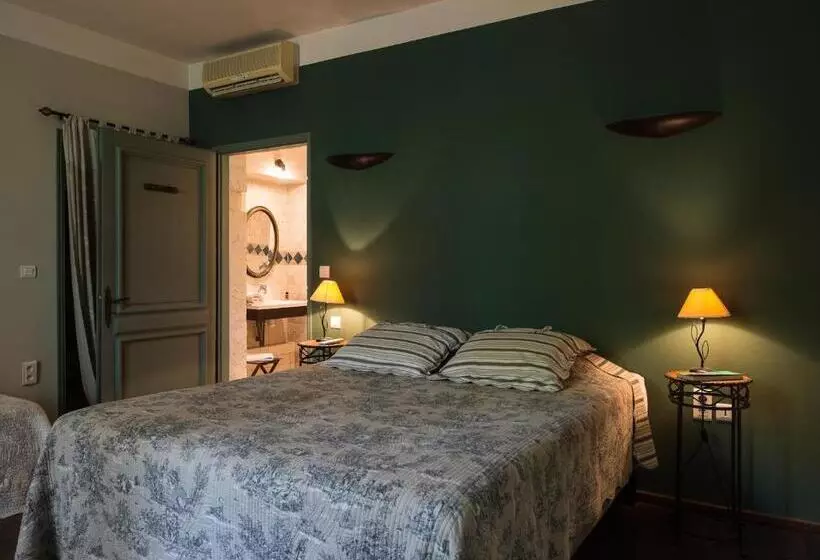 هتل Hôtel Mas Vidau Porte Des Alpilles