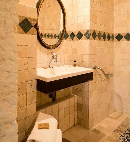 هتل Hôtel Mas Vidau Porte Des Alpilles