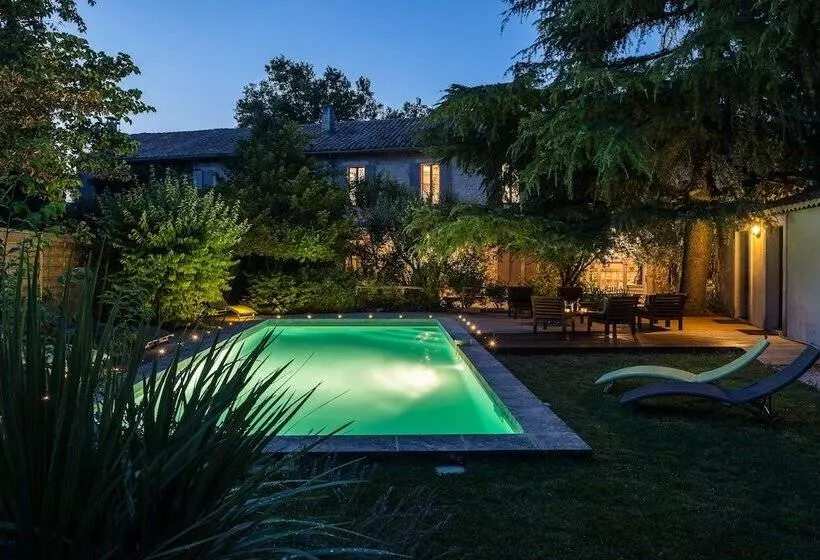 هتل Hôtel Mas Vidau Porte Des Alpilles