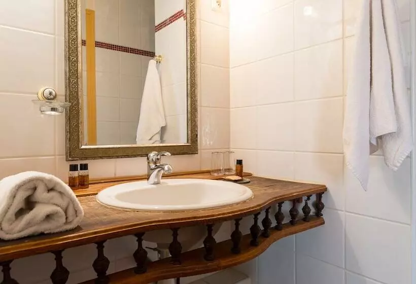هتل Hôtel Mas Vidau Porte Des Alpilles