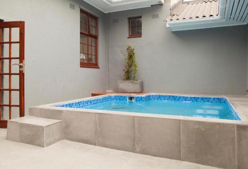 酒店 The City Club