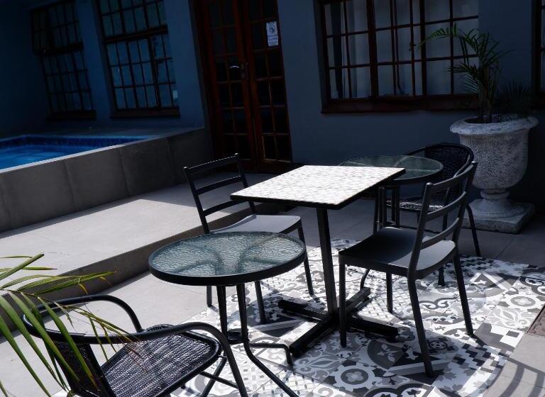 酒店 The City Club