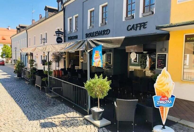 ペンション Caffe Boulevard Penzion