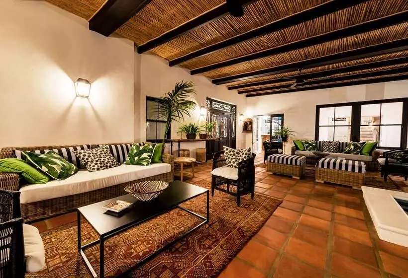 Majatalo Fairview House