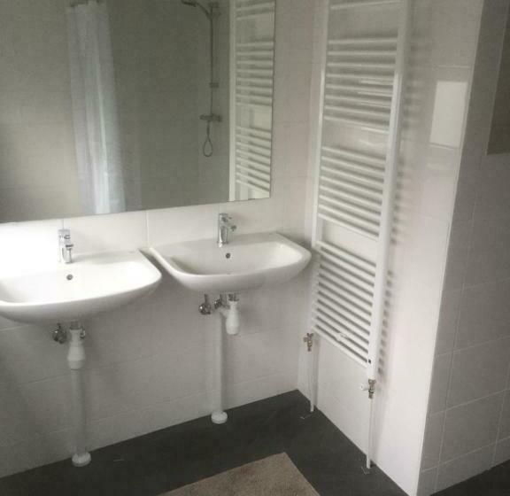 膳宿费 Op Nijverdal