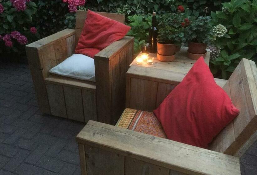 膳宿费 Op Nijverdal