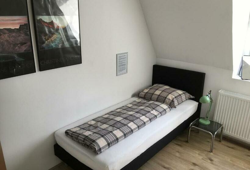 膳宿费 Op Nijverdal