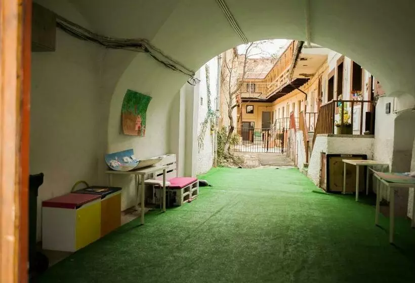 Ullysses Guest House