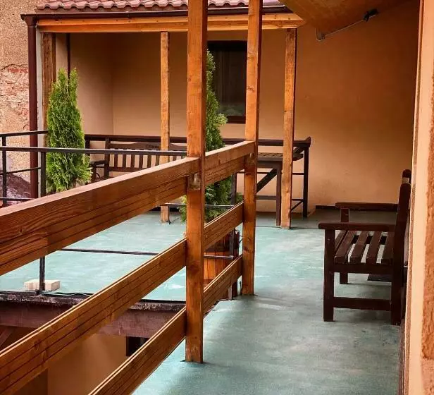 Ullysses Guest House