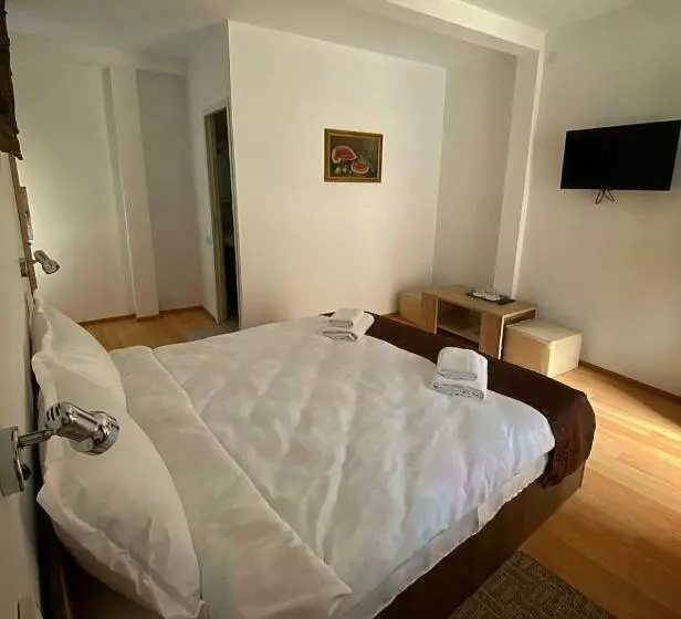 Ullysses Guest House