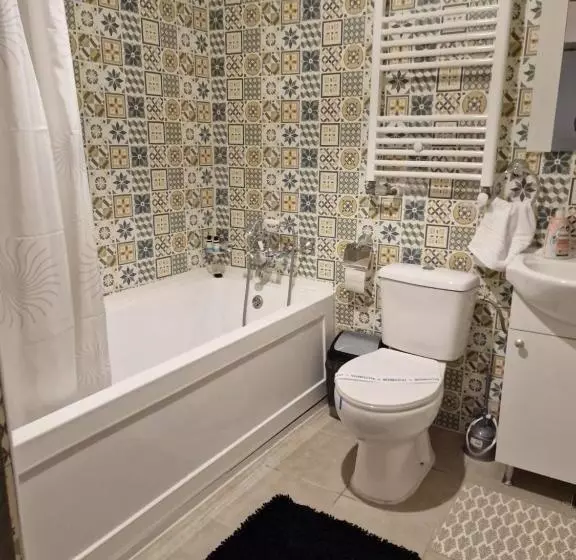 Ullysses Guest House