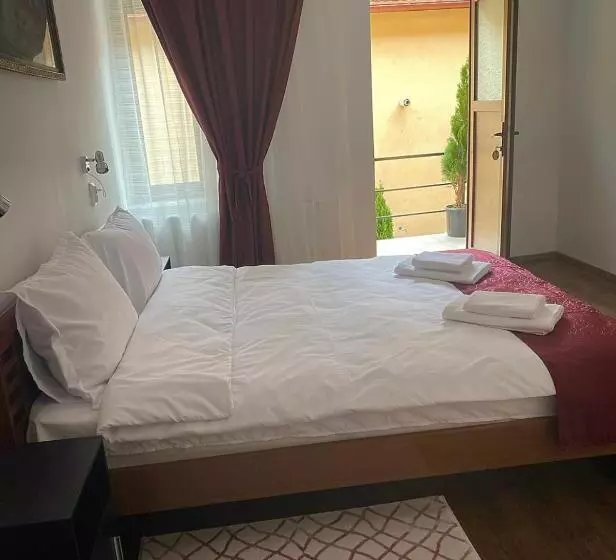 Ullysses Guest House