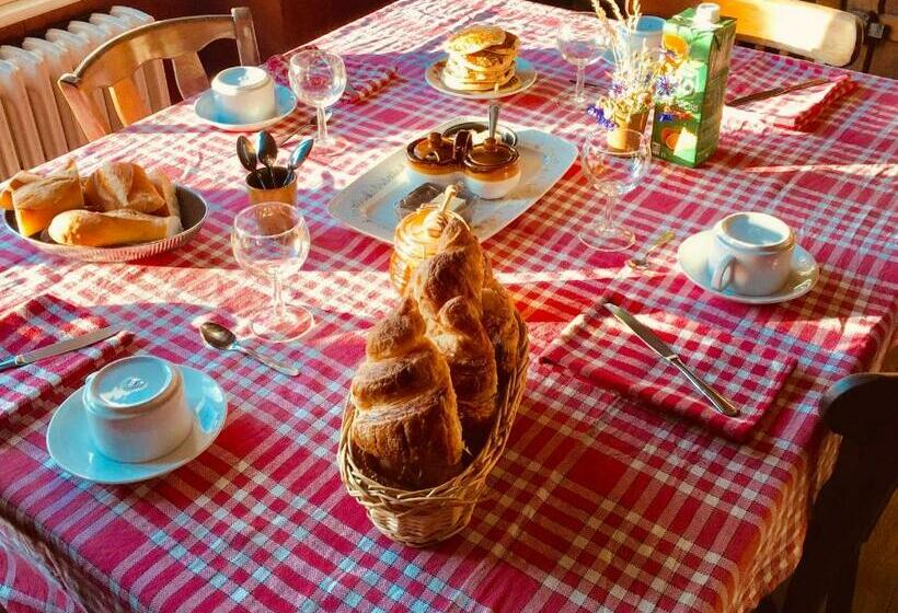 민박 Chambres Chez L Habitant Et Table D Hôtes Crocq Le Vieil Hôtel