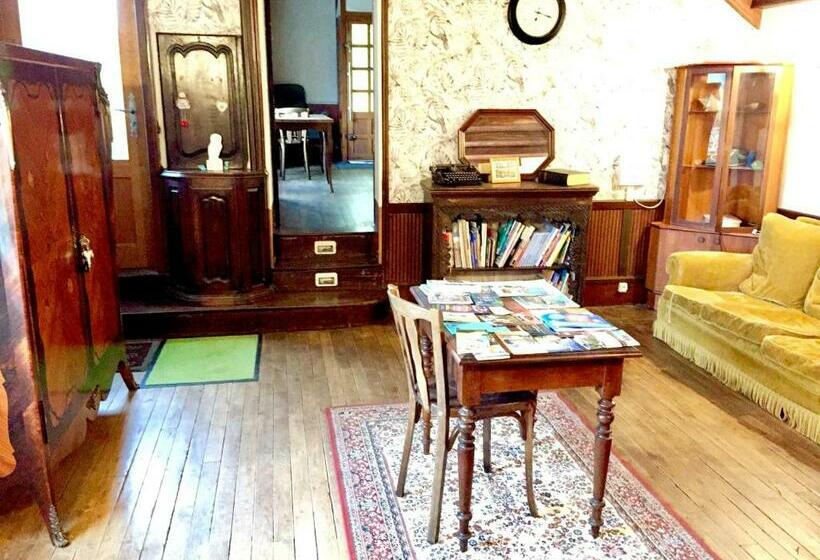 민박 Chambres Chez L Habitant Et Table D Hôtes Crocq Le Vieil Hôtel