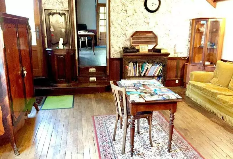 ベッドアンドブレックファースト Chambres Chez L Habitant Et Table D Hôtes Crocq Le Vieil Hôtel