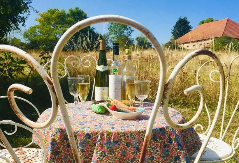 ベッドアンドブレックファースト Chambres Chez L Habitant Et Table D Hôtes Crocq Le Vieil Hôtel