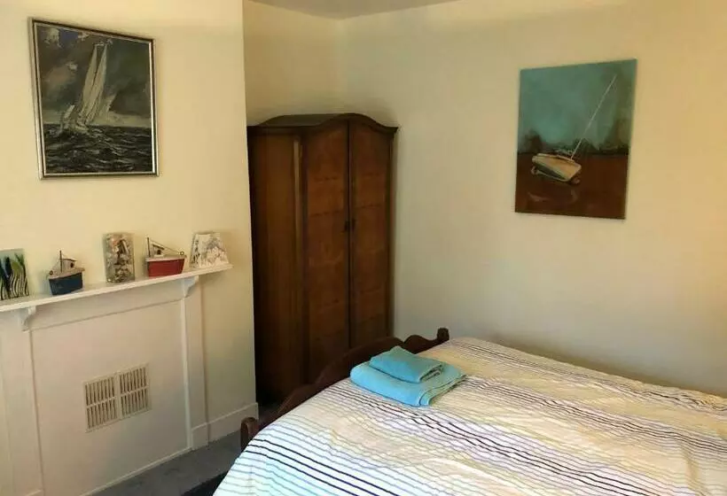 تختخواب و صبحانه Hartree Guest House