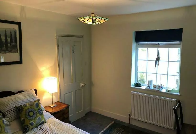 تختخواب و صبحانه Hartree Guest House