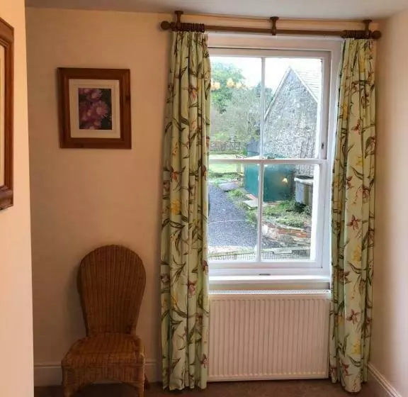 تختخواب و صبحانه Hartree Guest House