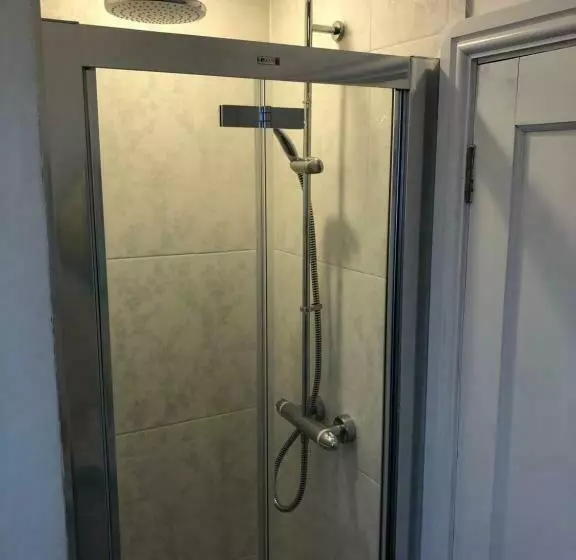 تختخواب و صبحانه Hartree Guest House