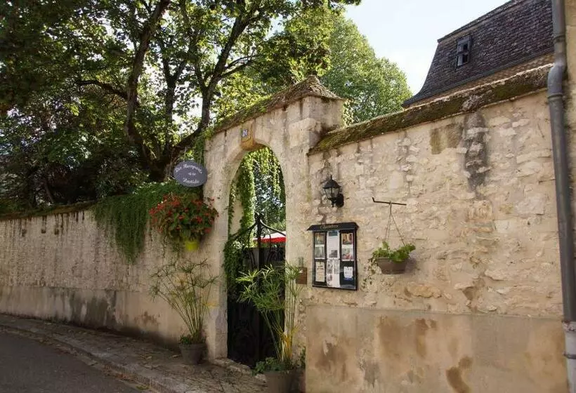 ベッドアンドブレックファースト Les Remparts De La Bastide