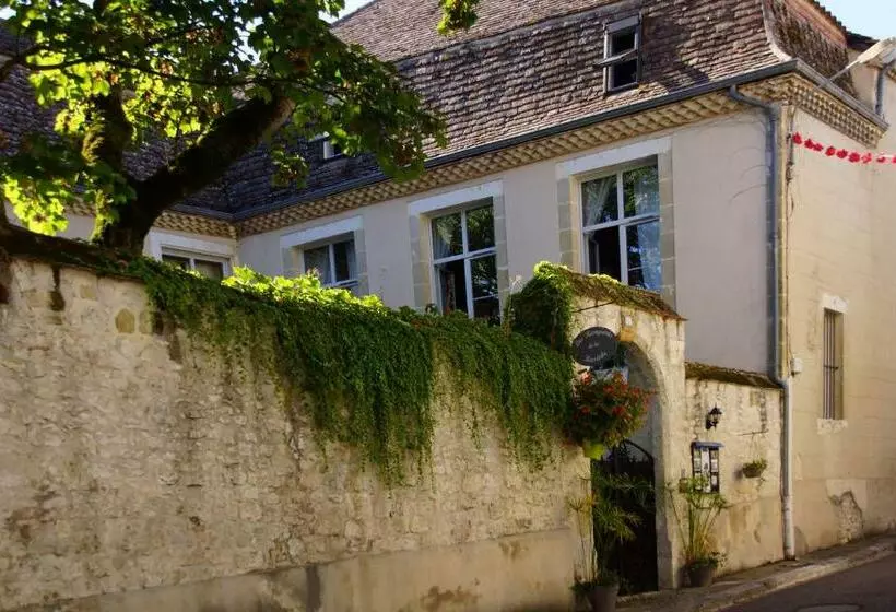 ベッドアンドブレックファースト Les Remparts De La Bastide