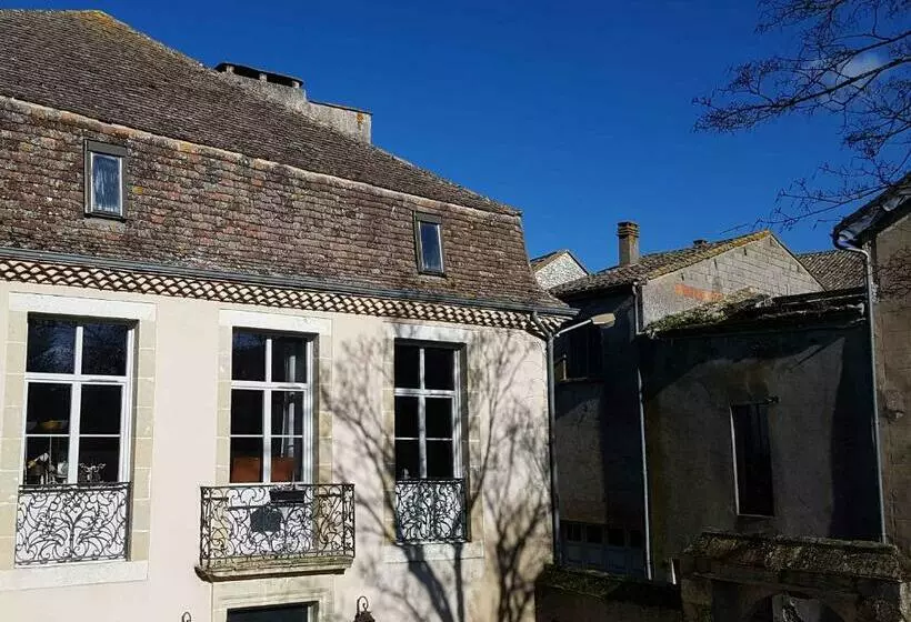 ベッドアンドブレックファースト Les Remparts De La Bastide