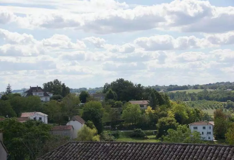 ベッドアンドブレックファースト Les Remparts De La Bastide