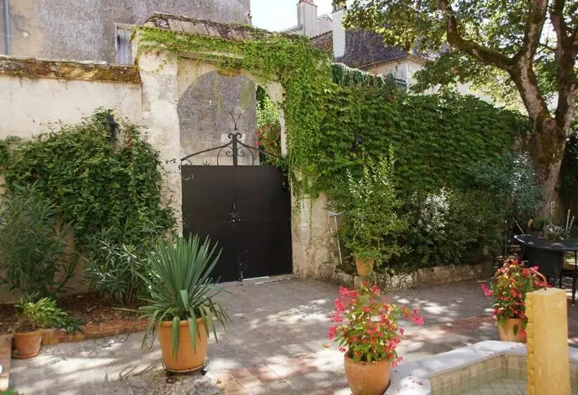 ベッドアンドブレックファースト Les Remparts De La Bastide