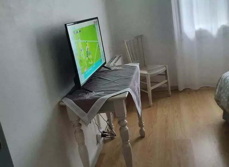 Aamiaismajoitus (B&B) Verolithos