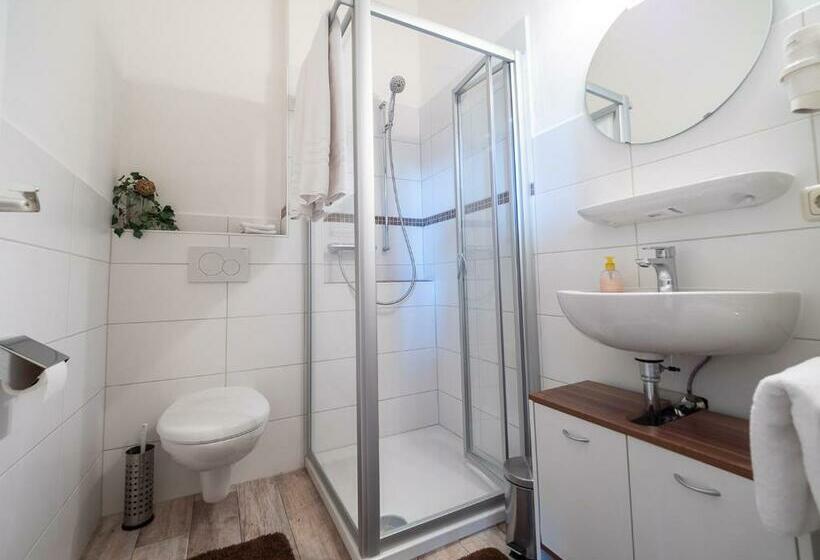 Hotel Kleinkunstbühne Zur Post Beim John In Obing